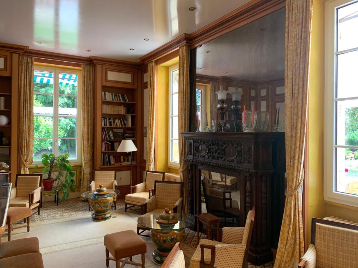 Готель Le Manoir De Bellerive Le Buisson-de-Cadouin Екстер'єр фото