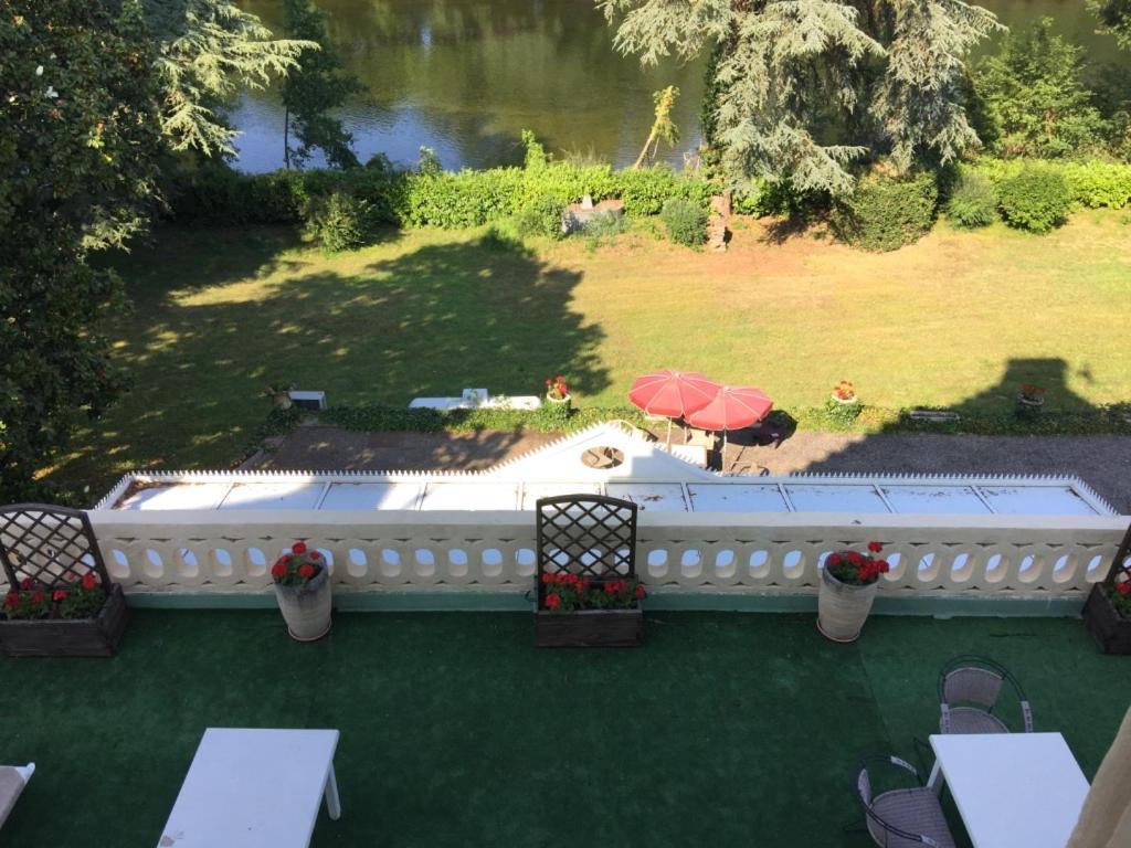 Готель Le Manoir De Bellerive Le Buisson-de-Cadouin Екстер'єр фото